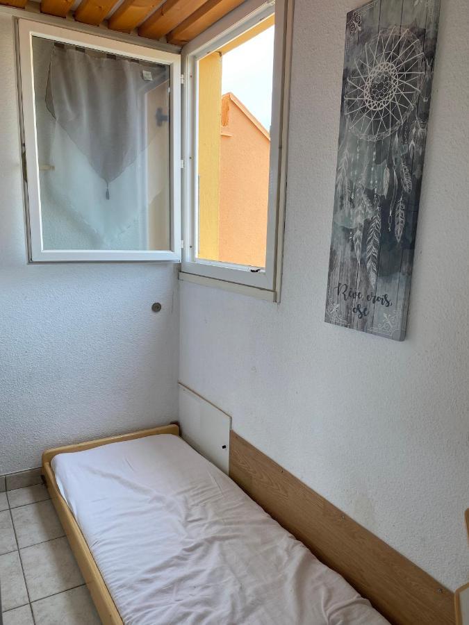 Joli Appartement Mezzanine Avec Parking La Roquille 阿格德 外观 照片